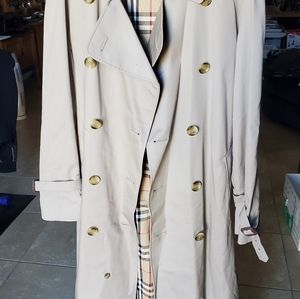 Burberrys Vintage Mens Trench Coat **Excellent con